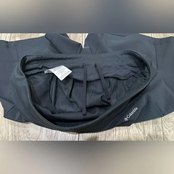 Columbia Women’s Lightweight Active Shorts - Picture 6 of 9